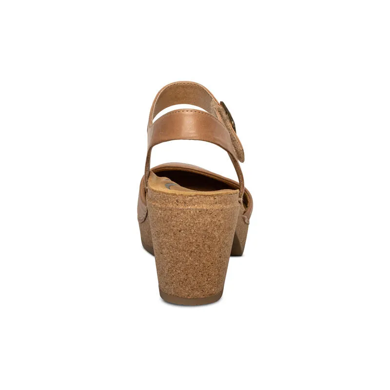 WOMEN'S AETREX FINLEY | CAMEL